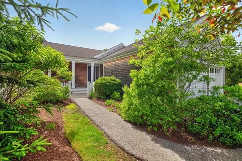 60 Conifer Hl #60, Plymouth, MA 02360