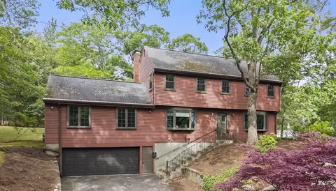 37 Michele Ln, Braintree, MA 02184