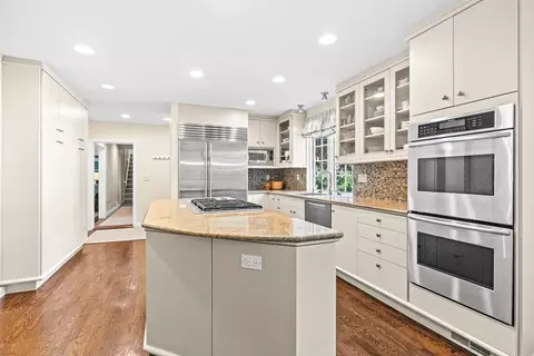 10 Colgate Rd, Wellesley, MA 02482 photo 8