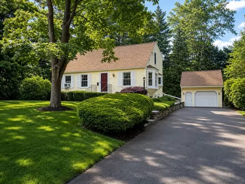 32 Crestview Dr, Holden, MA 01520