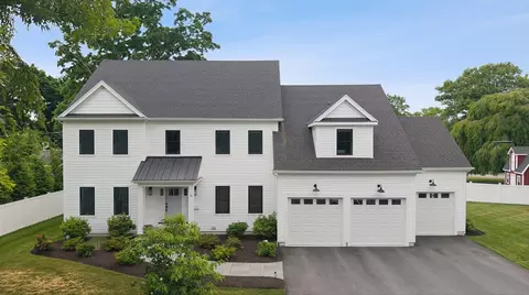 4 Whitcomb St, Natick, MA 01760