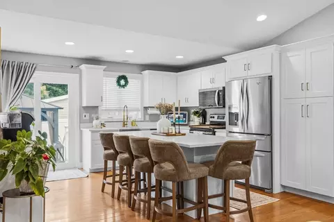 127 Middlesex St, Fall River, MA 02723 photo 4