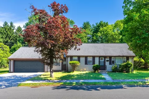 65 Margaret Dr, Braintree, MA 02184