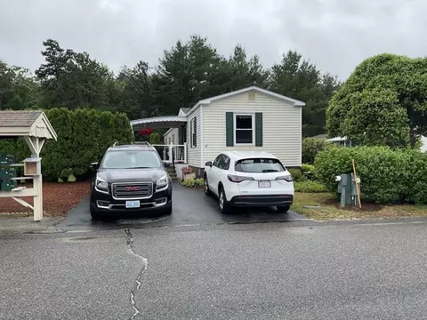14 Narragansett Dr, Plymouth, MA 02360