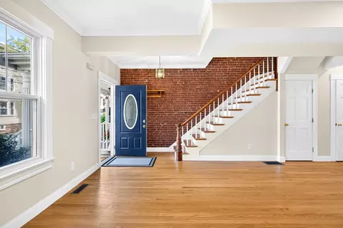 35 Lowell St #35, Somerville, MA 02143