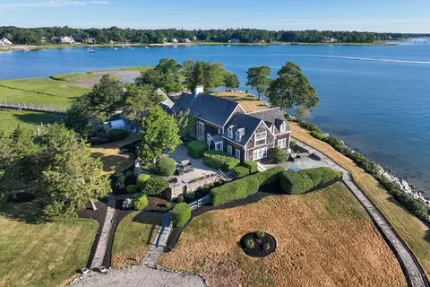 160 Marshall St, Duxbury, MA 02332