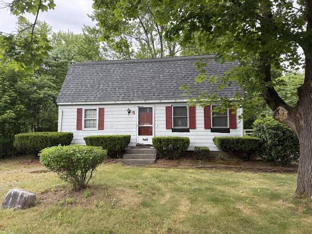 8 Peloquin Dr, Easthampton, MA 01027