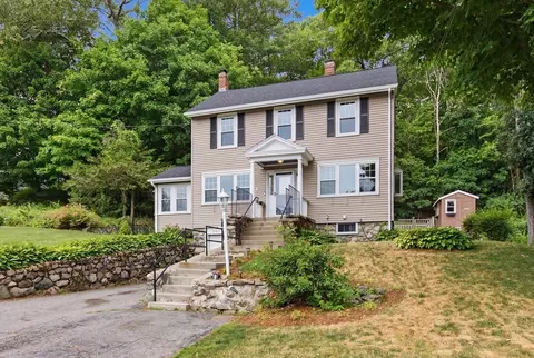 3 Myrtle Ter, Wakefield, MA 01880
