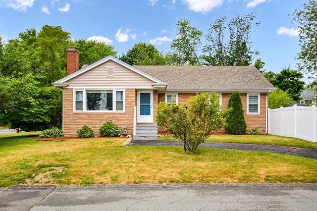 43 Fairview Ave, Somerset, MA 02726