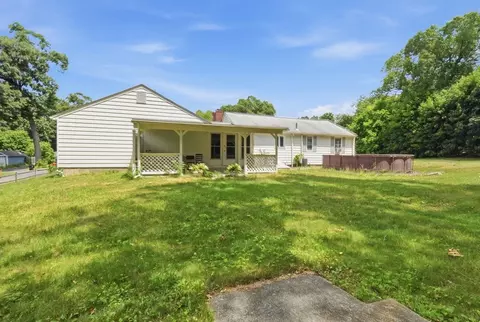 Exterior - 23 Smith St, Chicopee, MA 01020 photo 6 of 7