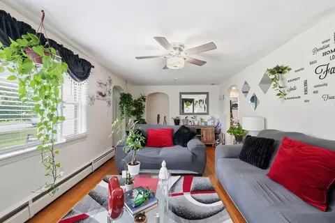 Living - 23 Smith St, Chicopee, MA 01020 photo 5 of 6