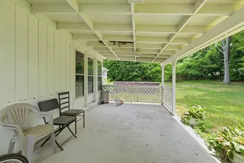 Exterior - 23 Smith St, Chicopee, MA 01020 photo 5 of 7