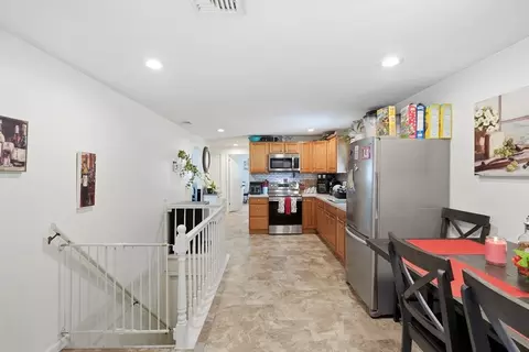 Entry Way - 23 Smith St, Chicopee, MA 01020 photo 1 of 2