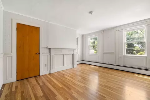 Living - 39 Needham Rd, Danvers, MA 01923 photo 5 of 7