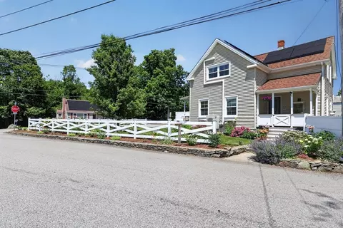 221 County St, Seekonk, MA 02771
