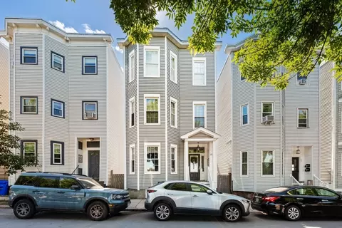 19 M St #1, Boston, MA 02127