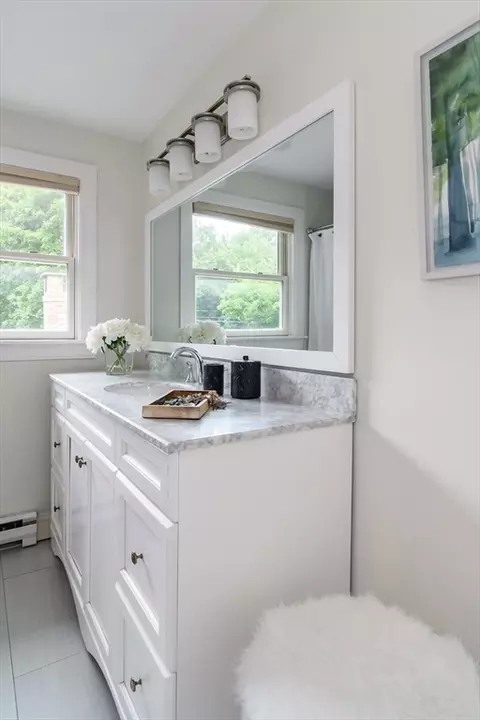 Bath - 124 Everett St, Natick, MA 01760 photo 2 of 4