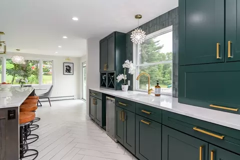 Kitchen - 124 Everett St, Natick, MA 01760 photo 2 of 4
