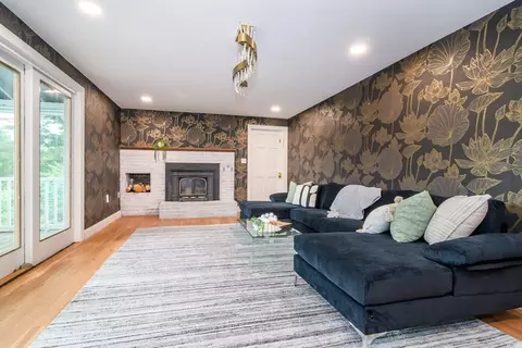 Living - 124 Everett St, Natick, MA 01760 photo 3 of 4