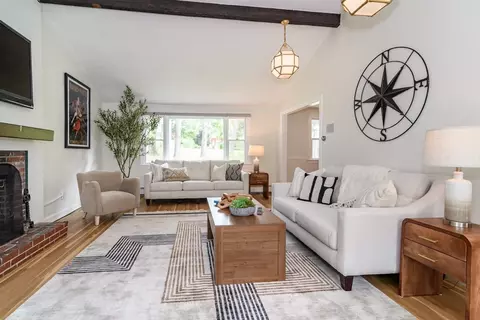 Living - 124 Everett St, Natick, MA 01760 photo 2 of 4
