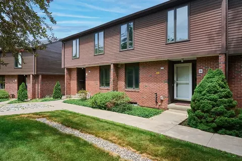 8 Emerson Ct #8, Amherst, MA 01002