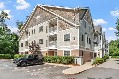 190 Chickering Rd #311D, North Andover, MA 01845