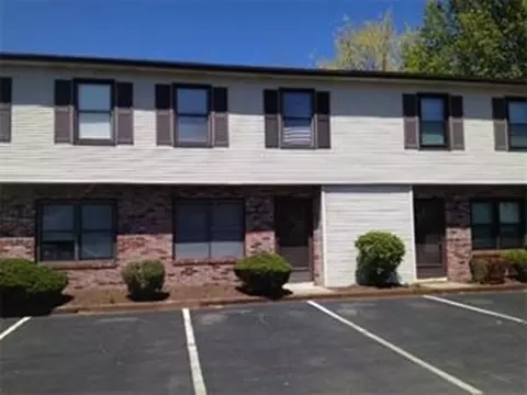 429 S Main St #11, Attleboro, MA 02703