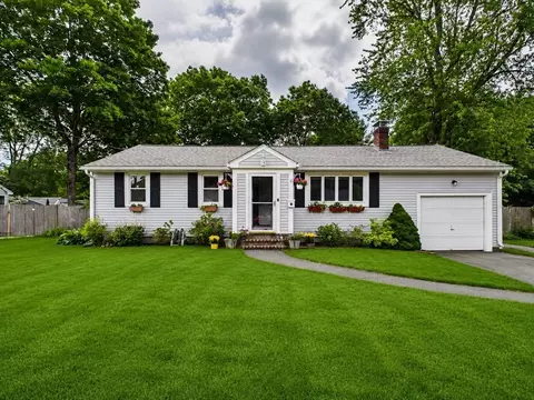 41 Essex Rd, Sharon, MA 02067