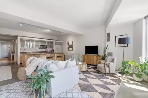 1313 Washington St #414, Boston, MA 02118
