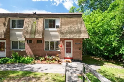 650 Robbins Ave #39, Dracut, MA 01826