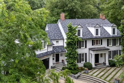 14 Bristol Rd, Wellesley, MA 02481