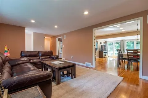 37 Lantern Ln, Sharon, MA 02067 photo 10