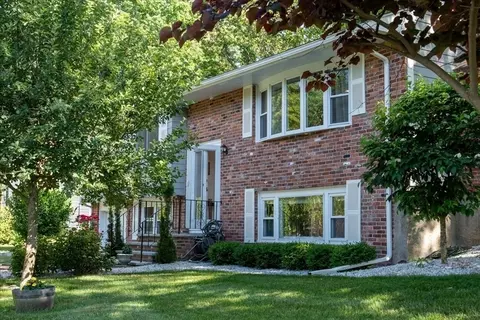 37 Lantern Ln, Sharon, MA 02067