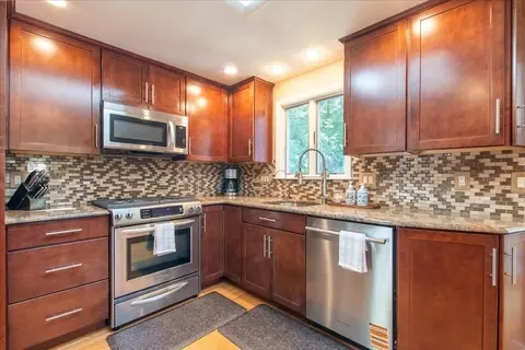 37 Lantern Ln, Sharon, MA 02067 photo 5