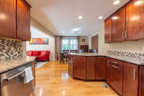 37 Lantern Ln, Sharon, MA 02067 photo 8