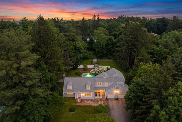 6 Newton Pl, Sturbridge, MA 01566