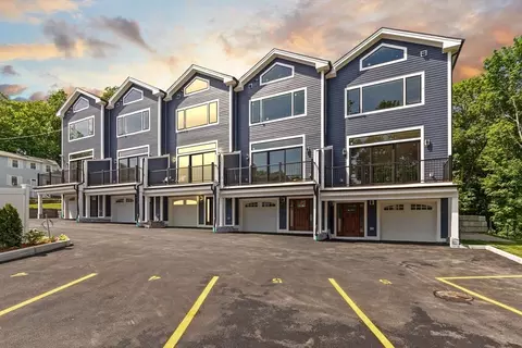 53 Packards Ln #3, Quincy, MA 02169