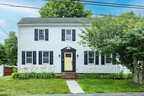 96 Ash St, Danvers, MA 01923