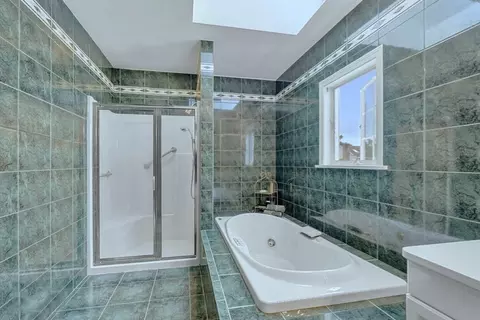 Bath - 5 Concord Rd, Stoneham, MA 02180 photo 2 of 3