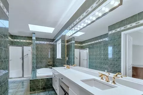 Bath - 5 Concord Rd, Stoneham, MA 02180 photo 1 of 3