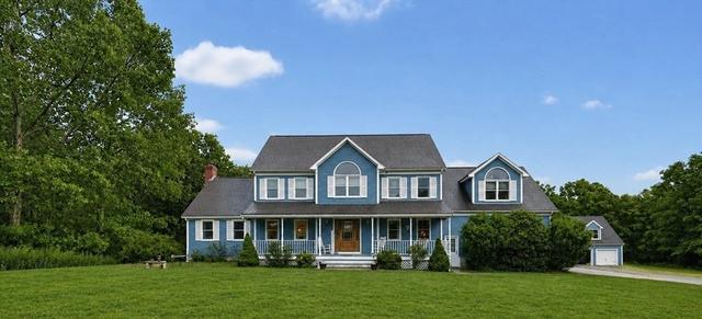 24 Rhodes St, Plainville, MA 02762