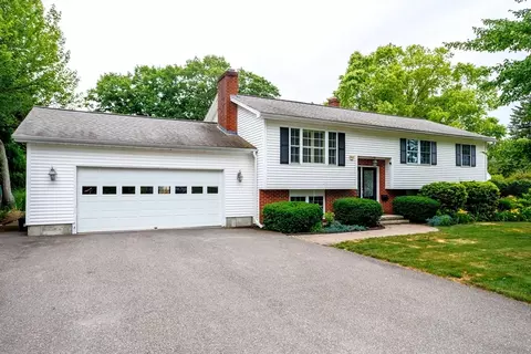 9 Crystal Ave, Leominster, MA 01453