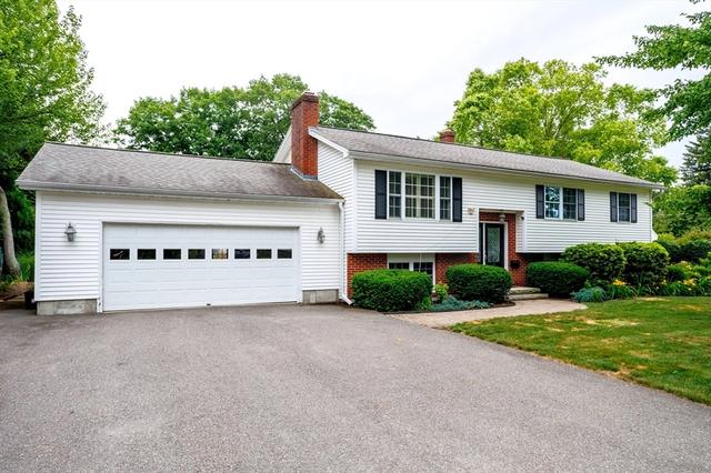 9 Crystal Ave, Leominster, MA 01453