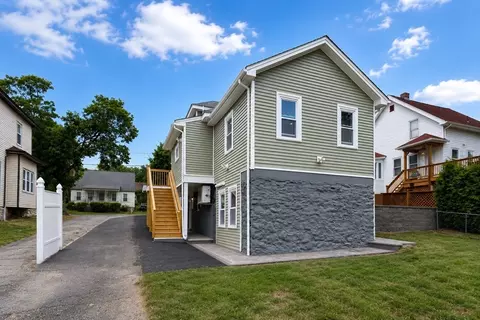 71 Henshaw St, Worcester, MA 01603 photo 4