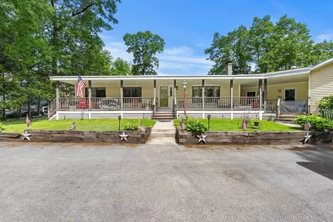 25 Beacon St # R, Amesbury, MA 01913