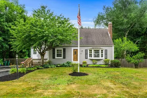 133 Mountain Ave, Pembroke, MA 02359