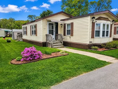 557 SW Cutoff #135, Auburn, MA 01501