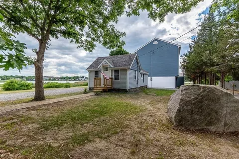 Exterior - 22 Avenue A #1 & 2, Wareham, MA 02571 photo 7 of 11