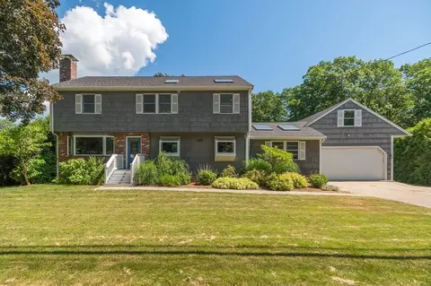 12 High St, Salisbury, MA 01952