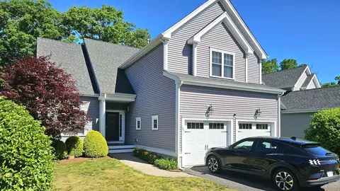 107 Winterberry Ln, Easton, MA 02356